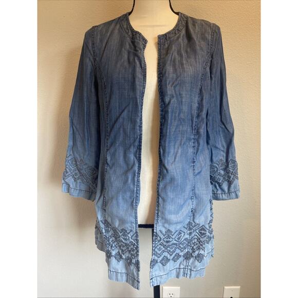 Chico’s Chambray Open Front Embroidered Tunic Cardigan Size 1 Medium - Picture 1 of 10